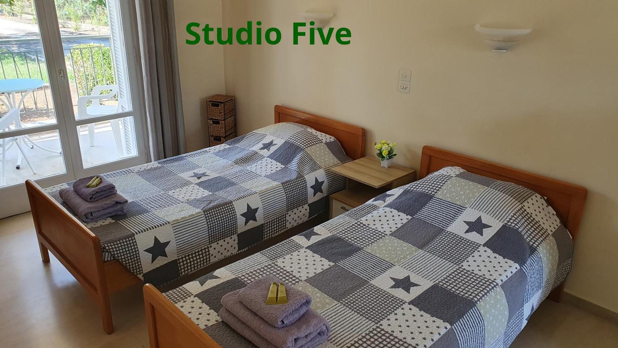 Kivotos Villa Studios Roda  Luaran gambar