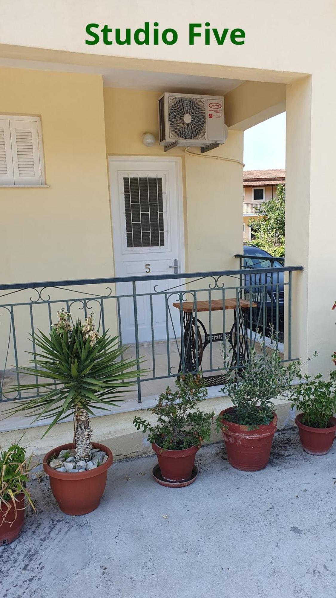 Kivotos Villa Studios Roda  Luaran gambar